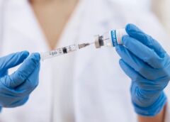 Aplican vacuna contra el Covid de refuerzo a niñas, niños y adolescentes